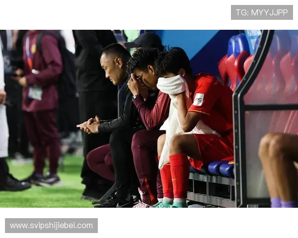 本届世界杯首个乌龙球背后隐藏的战术失误与球队应对策略探讨